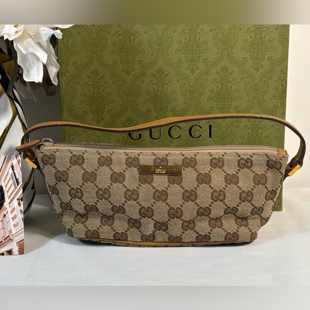 Super cute Gucci mini Pochette Sold